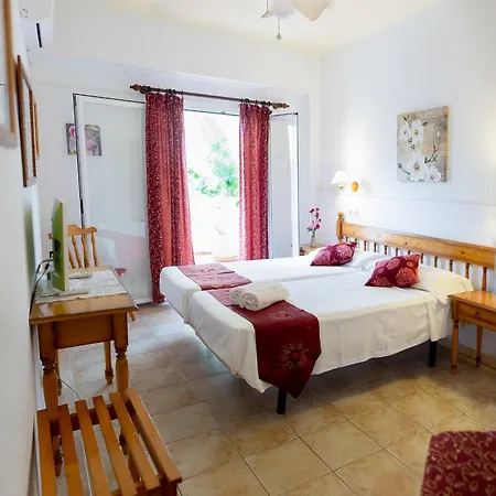 Yebisah Pensionat Santa Eularia des Riu